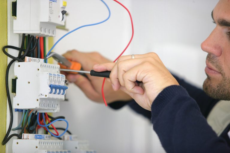 competent Pearland Electrician