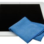 How to Clean Electronics Screens and also Not Scratch them using microfibre cloth?